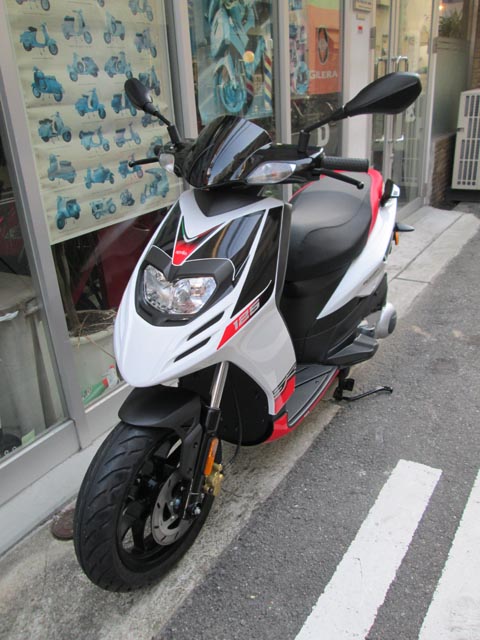 sr125m03.jpg