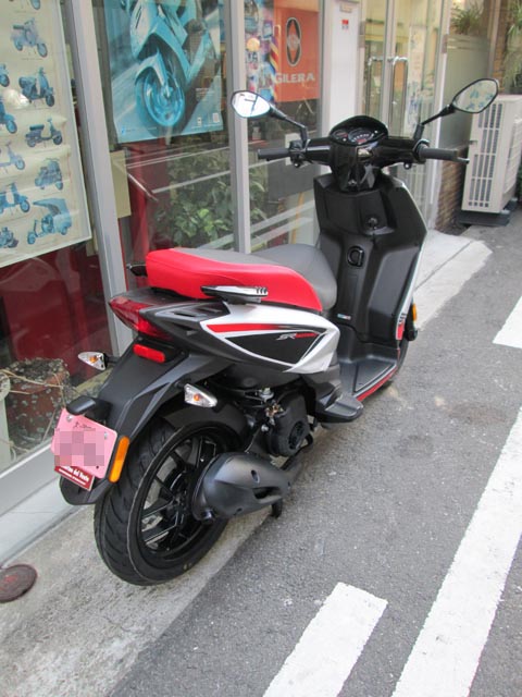 sr125m04.jpg