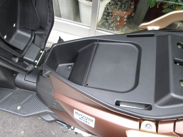 ad1_200_033.jpg